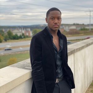 Meet your Posher, Omare